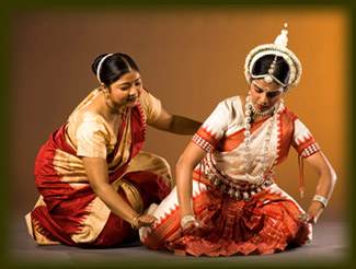 Odissi instruction - Jyoti & Keshini